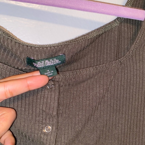 Wild Fable Button Up Crop Top - Picture 2 of 2